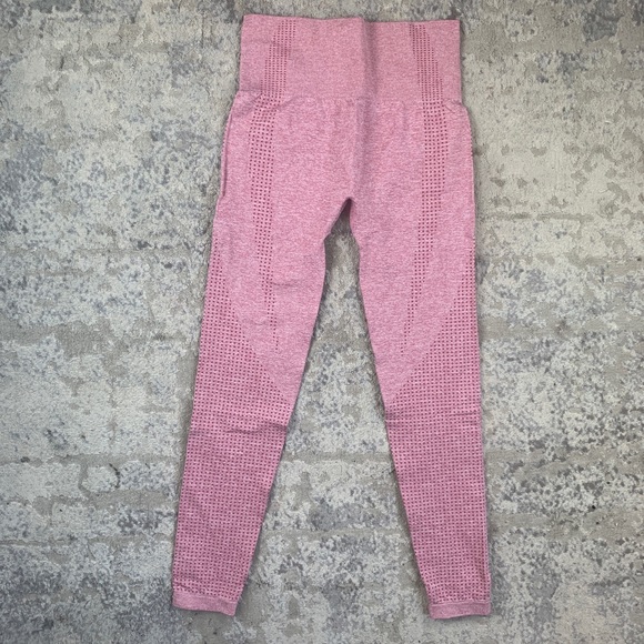 Blush seamless Work Out Yoga Set/ Activewear - Picture 11 of 15